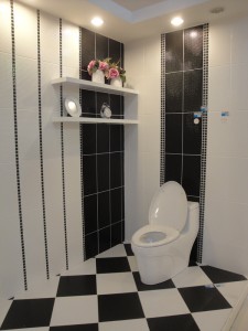 Classic Black and White bathroom