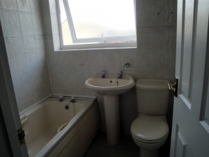 Traditional Bathroom Suite