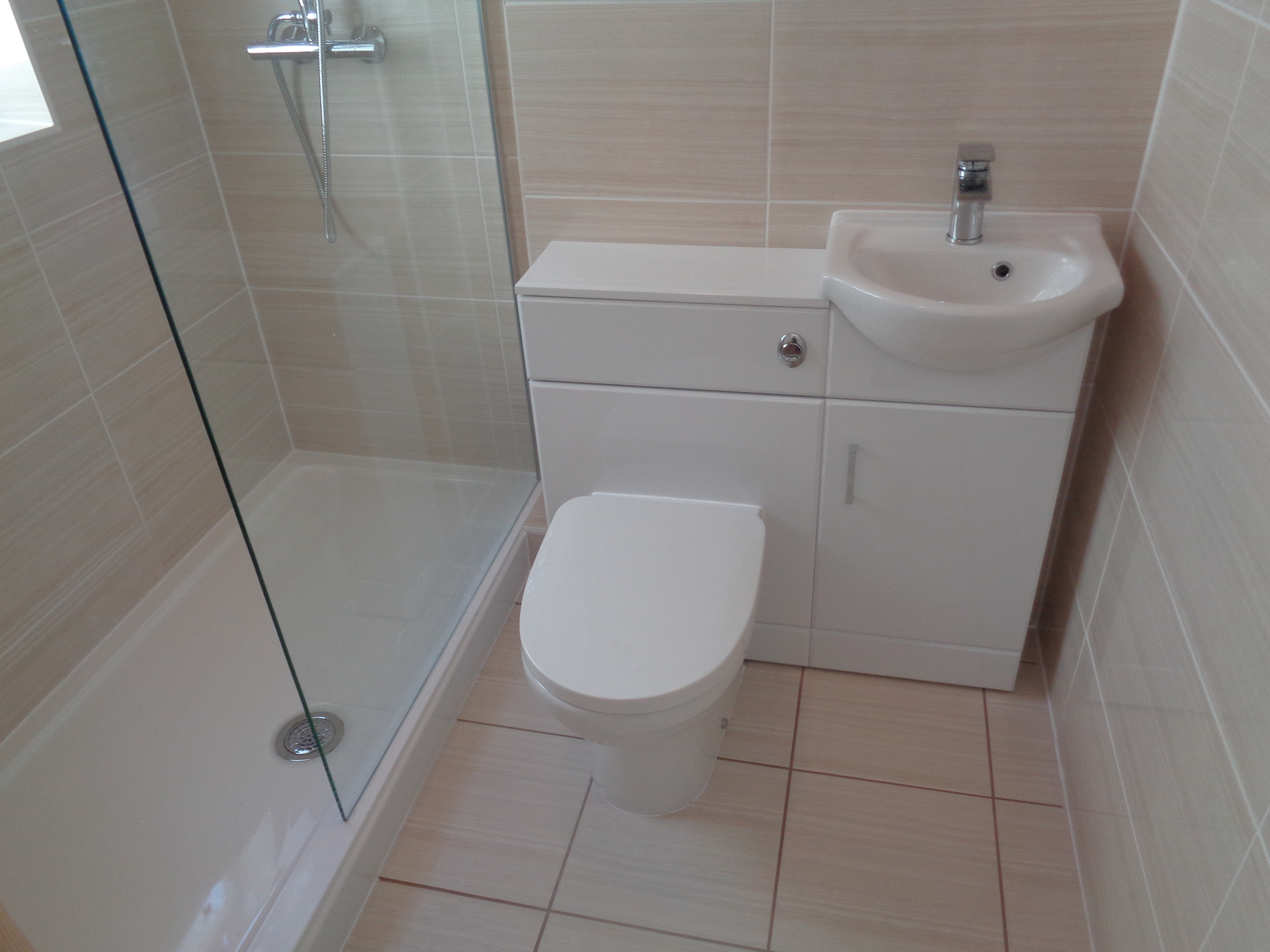 Coventry Bathrooms » walkinshowervanitybasintoilet