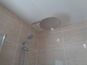 Large Shower Head on Thermostatic Wall Mounted Bathroom Shower