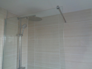 100cm wide fixed shower screen 8mm thick