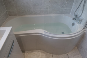 P Shaped Shower Bath with Glass Shower Screen