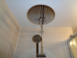 Large rain effect twin head wall mounted shower