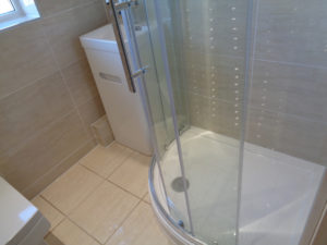 100cm by 80cm quadrant shower in modern shower room
