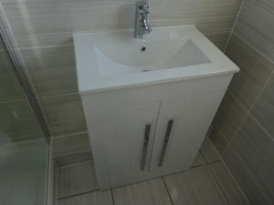 White gloss 60cm vanity basin